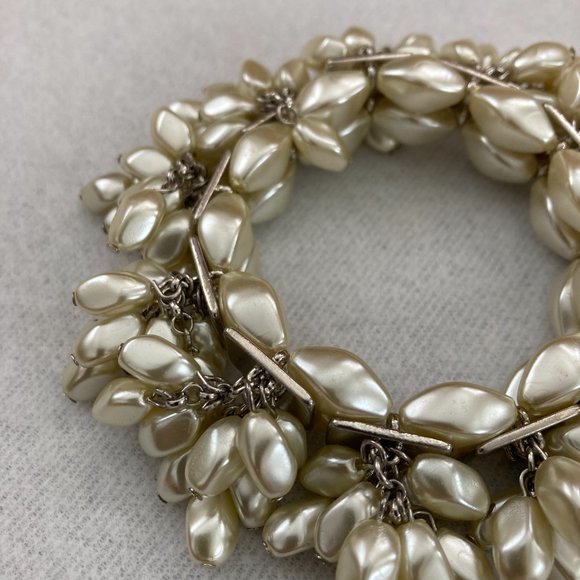 Vintage WHBM Cream/Ivory Pearl Stretch Bracelet - Picture 6 of 8
